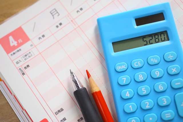 オンラインヨガは通うタイプのホットヨガスタジオより安い?