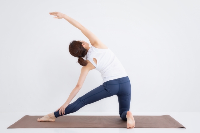 ホットピラティスとは?ロイブ、カルド、LAVAのレッスンの特徴を比較