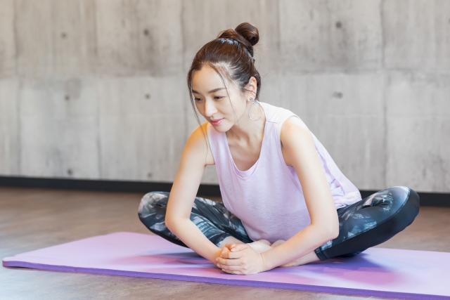 ヨガインストラクターの資格取得におすすめの養成スクールは どれがいいか厳選3つを比較 ホットヨガカレッジ