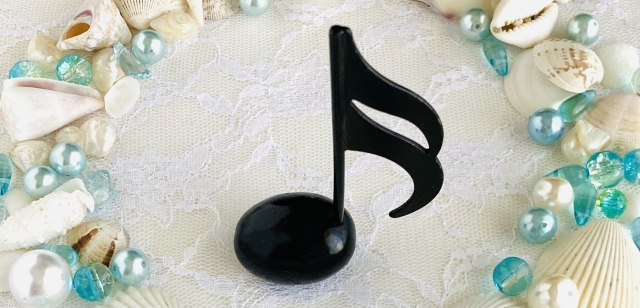 LAVA(ラバ)のエナジーヨガで使われている曲は音楽はどのようなもの?