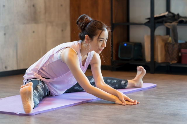 LAVA(ラバ)のリラックスヨガを体験した感想!効果やポーズ内容、消費カロリーは?